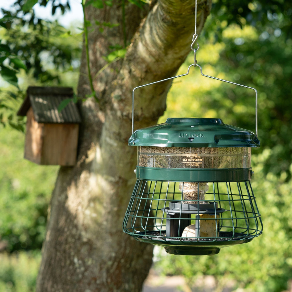 hanging heavy duty bird feeder with large capacity